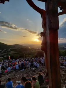 LO SPETTACOLO DEL TRAMONTO IN PREGHIERA