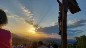 LO SPETTACOLO DEL TRAMONTO IN PREGHIERA