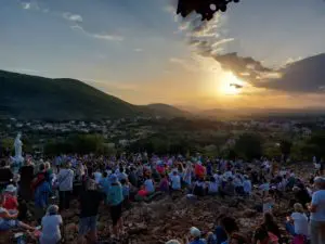 LO SPETTACOLO DEL TRAMONTO IN PREGHIERA
