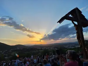 Siamo risaliti ora per la nona serata-notte