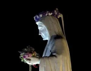 l’Apparizione della Regina della Pace a Marija e Ivan insieme