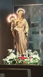 Madonna con Gesù Bambino Cappella di Radio Maria