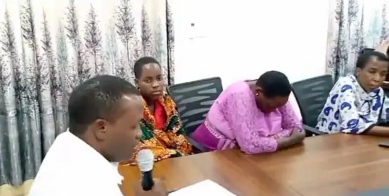 LA PASTORALE DI RADIO MARIA TANZANIA NEGLI OSPEDALI (2)