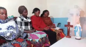 LA PASTORALE DI RADIO MARIA TANZANIA NEGLI OSPEDALI (2)
