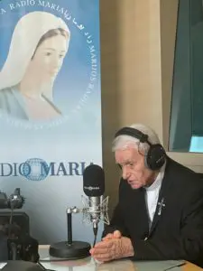 P. LIVIO CON SUA EMINENZA IL CARDINALE ERNEST SIMONI (4)