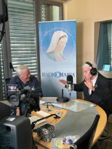 P. LIVIO CON SUA EMINENZA IL CARDINALE ERNEST SIMONI (5)