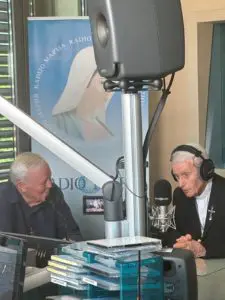 P. LIVIO CON SUA EMINENZA IL CARDINALE ERNEST SIMONI (8)
