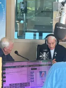 P. LIVIO CON SUA EMINENZA IL CARDINALE ERNEST SIMONI