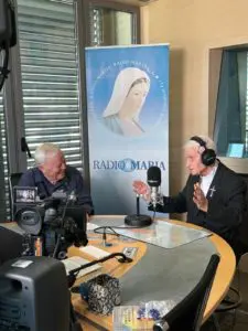 P. LIVIO CON SUA EMINENZA IL CARDINALE ERNEST SIMONI (1)