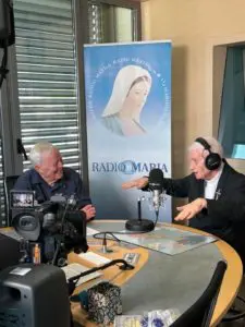 P. LIVIO CON SUA EMINENZA IL CARDINALE ERNEST SIMONI (1)
