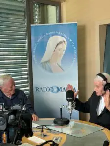 P. LIVIO CON SUA EMINENZA IL CARDINALE ERNEST SIMONI (1)
