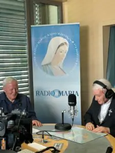 P. LIVIO CON SUA EMINENZA IL CARDINALE ERNEST SIMONI (1)