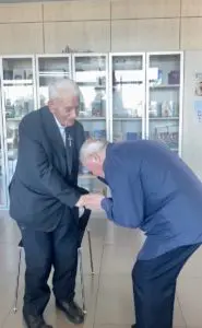P. LIVIO CON SUA EMINENZA IL CARDINALE ERNEST SIMONI (1)