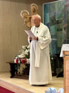 Benedizione di P. Livio velo di Maria Bambina (2)