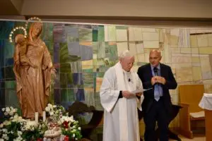Benedizione di P. Livio velo di Maria Bambina (21)