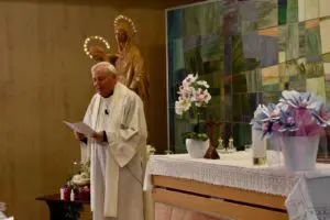Benedizione di P. Livio velo di Maria Bambina (23)