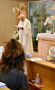Benedizione di P. Livio velo di Maria Bambina (25)