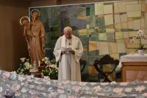 Benedizione di P. Livio velo di Maria Bambina (26)