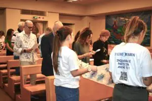 Benedizione di P. Livio velo di Maria Bambina (8)