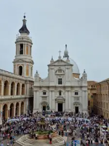 Dalla Basilica della Santa Casa il velo di Maria Bambina iniziativa di Radio Maria