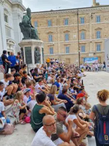 Loreto il velo di Maria Bambina iniziativa di Radio Maria