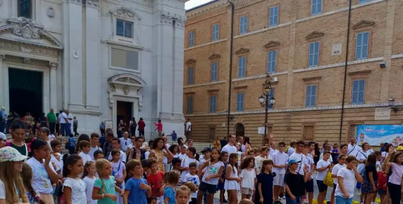 Radio Maria Live da Loreto Velo di Maria Bambina