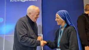 IX CONVEGNO MONDIALE DI RADIO MARIA I RAPPRESENTANTI DEI VARI CONTINENTI CON P.LIVIO