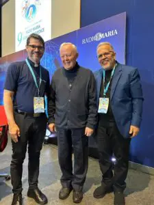 IX CONVEGNO MONDIALE DI RADIO MARIA I RAPPRESENTANTI DEI VARI CONTINENTI CON P.LIVIO
