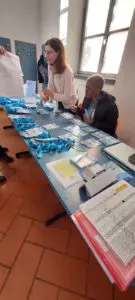 Accoglienza e smistamento delle delegaIoni di Radio Maria in arrivo dai 5 continenti (1)