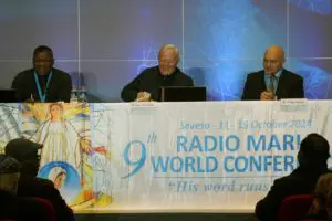 Padre Livio e il Presidente Vittorio Viccardi -IX CONVEGNO MONDIALE DI RADIO MARIA (30)