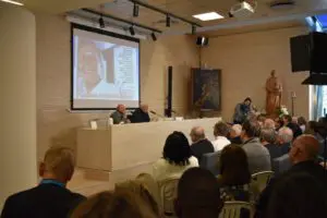 Padre Livio e il Presidente Vittorio Viccardi - IX CONVEGNO MONDIALE DI RADIO MARIA- Erba - 131024 (27)
