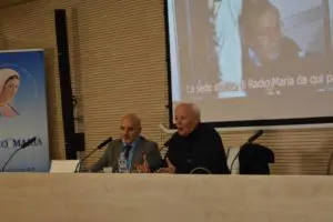 Padre Livio e il Presidente Vittorio Viccardi - IX CONVEGNO MONDIALE DI RADIO MARIA- Erba - 131024 (28)