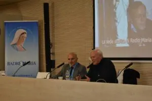 Padre Livio e il Presidente Vittorio Viccardi - IX CONVEGNO MONDIALE DI RADIO MARIA- Erba - 131024 (30)