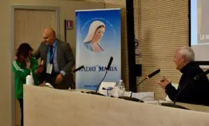 Padre Livio e il Presidente Vittorio Viccardi - IX CONVEGNO MONDIALE DI RADIO MARIA- Erba - 131024 (38)