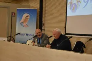 Padre Livio e il Presidente Vittorio Viccardi - IX CONVEGNO MONDIALE DI RADIO MARIA- Erba - 131024 (40)