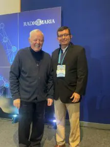IX CONVEGNO MONDIALE DI RADIO MARIA I RAPPRESENTANTI DEI VARI CONTINENTI CON P.LIVIO (3)