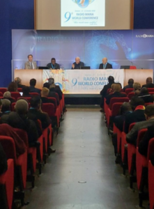 In collegamento con il Centro Pastorale di Seveso - Ex Seminario Arcivescovile di Milano trasmettiamo la Conferenza di Padre Livio, Directors Advisor della Famiglia Mondiale di RM e del Presidente Viccardi (1)