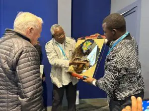 UN DONO PARTICOLARE PER PADRE LIVIO DA RADIO MARIA GABON