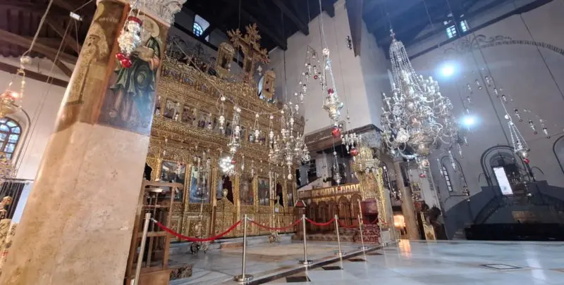 ENTRIAMO NELLA BASILICA DELLA NATIVITÀ A BETLEMME INSIEME A RADIO MARIA NAZARETH (3)