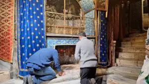 ENTRIAMO NELLA BASILICA DELLA NATIVITÀ A BETLEMME INSIEME A RADIO MARIA NAZARETH (3)
