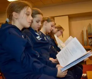 Mariatona Natalizia: Rosario animato dai bambini nella Cappella di Radio Maria