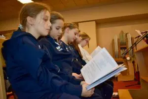 Mariatona Natalizia: Rosario animato dai bambini nella Cappella di Radio Maria