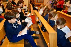 Mariatona Natalizia: Rosario animato dai bambini nella Cappella di Radio Maria