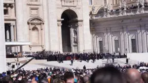 Live siamo in Piazza San Pietro