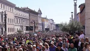 Live siamo in Piazza San Pietro