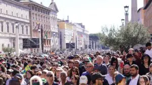 Live siamo in Piazza San Pietro