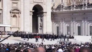 Live siamo in Piazza San Pietro