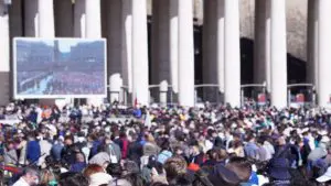 Live siamo in Piazza San Pietro