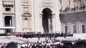 Live siamo in Piazza San Pietro