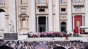 Live siamo in Piazza San Pietro